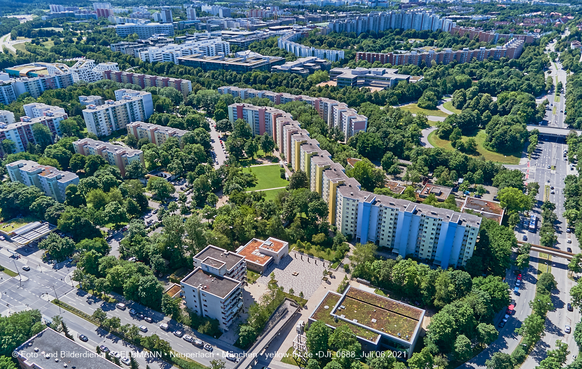 06.07.2021 - Einkaufs- und Wohnzentrum Quiddestraße in Neuperlach